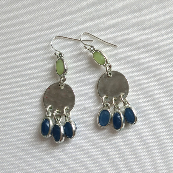 Dangle Drop Earrings Green Blue Acrylic Stones Silvertone Hammered Metal Boho 2" - Picture 7 of 9